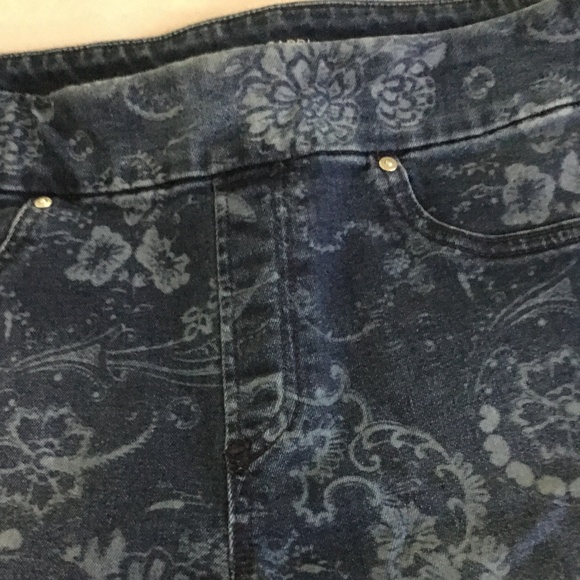 Jeggings by Chico's size 00 - Picture 3 of 6